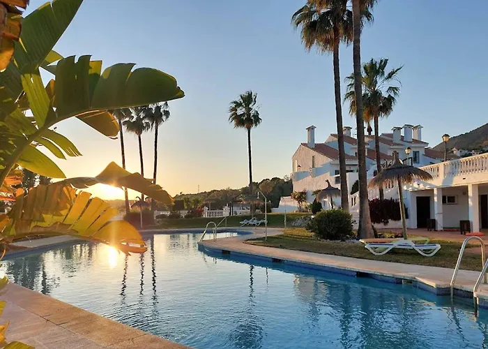 128 - Beautiful Townhouse With Pool, Benalmadena