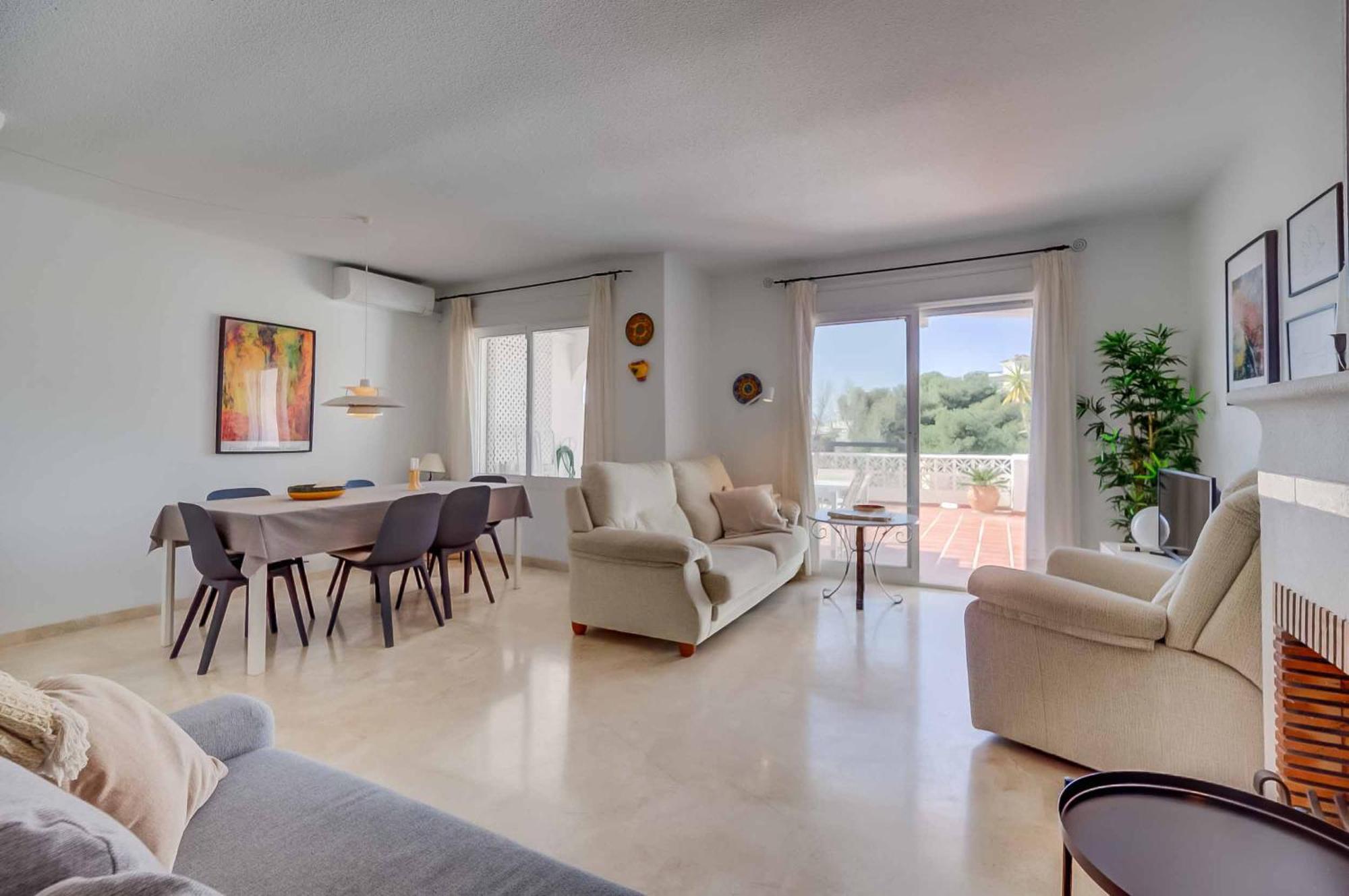 128 - Beautiful Townhouse With Pool, Apartment *